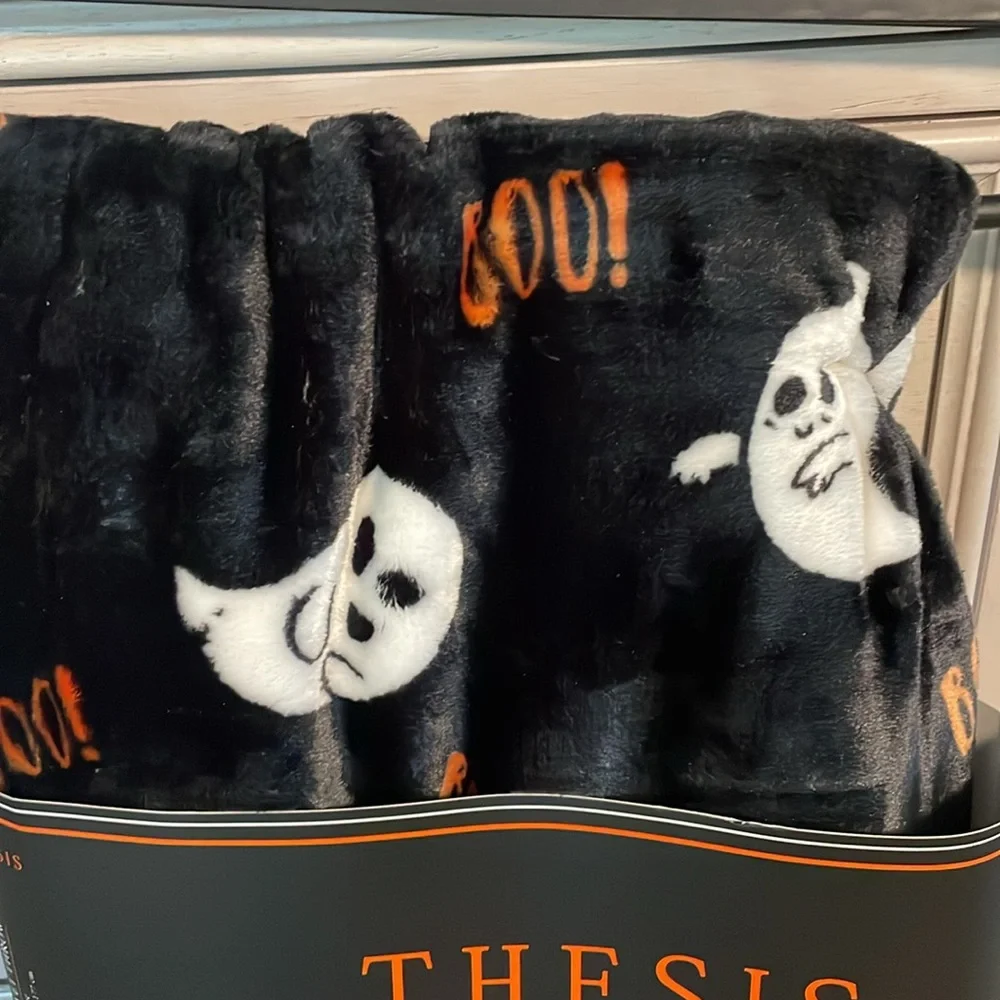 Halloween Boo Ghosts Luxury Velvet Oversized Throw Blanket. New cozy decor - Picture 5 of 5